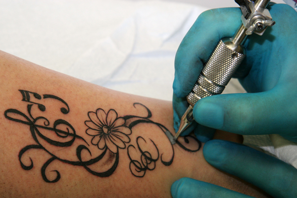 Just Tattoo Shop - Зачем нужны держатели для тату машинки и какие бывают?